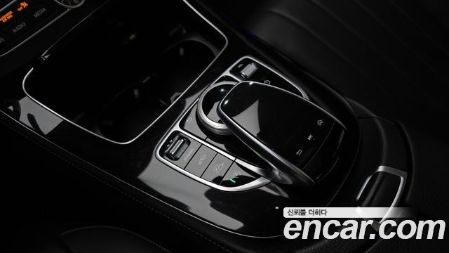 Mercedes-Benz E-Class 2019 — photo 33