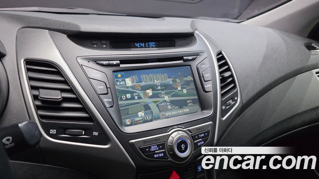 Hyundai AVANTE 2015 — photo 19