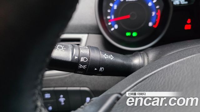 Hyundai AVANTE 2015 — photo 26