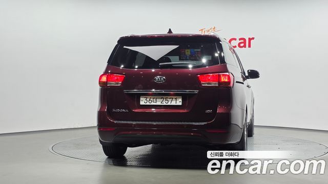 Kia Canival 2016 — photo 4