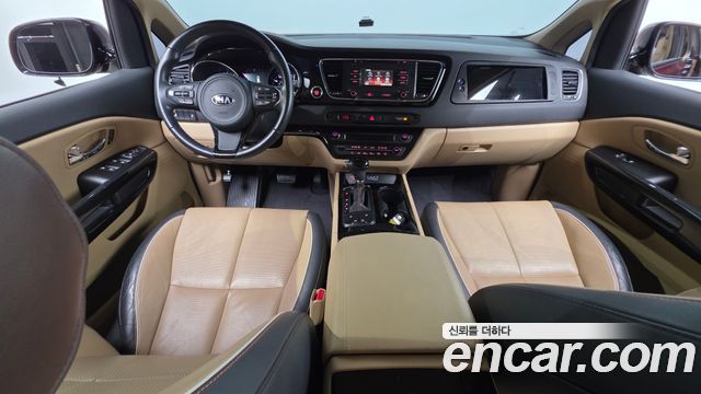 Kia Canival 2016 — photo 10