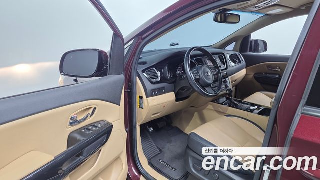Kia Canival 2016 — photo 13