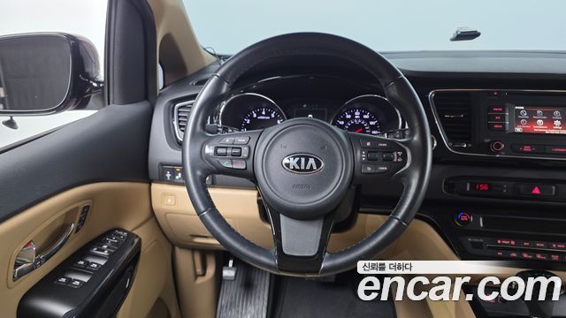 Kia Canival 2016 — photo 19