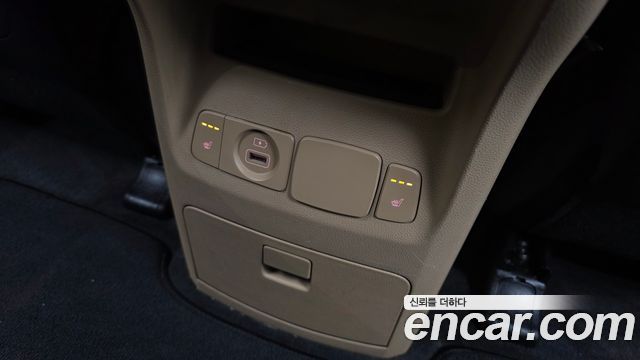 Kia Canival 2016 — photo 24