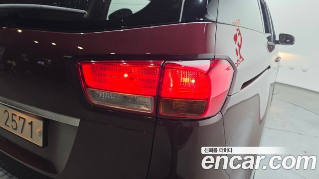 Kia Canival 2016 — photo 9