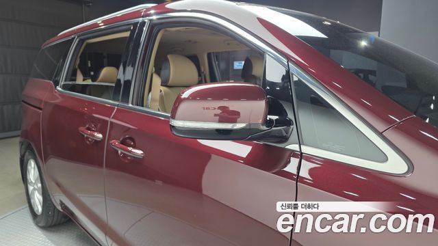 Kia Canival 2016 — photo 32