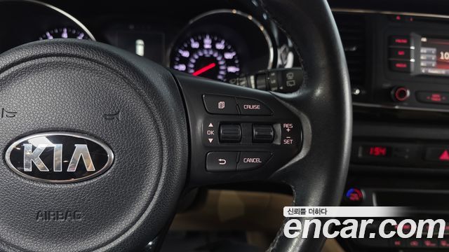 Kia Canival 2016 — photo 34