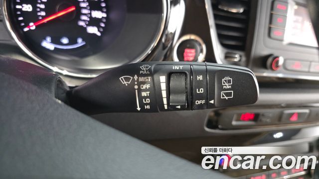 Kia Canival 2016 — photo 36