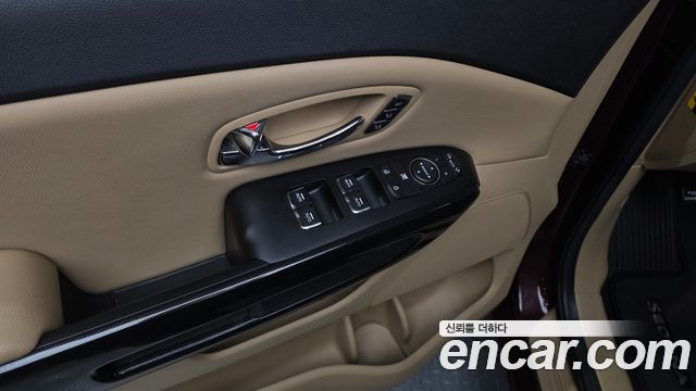 Kia Canival 2016 — photo 37