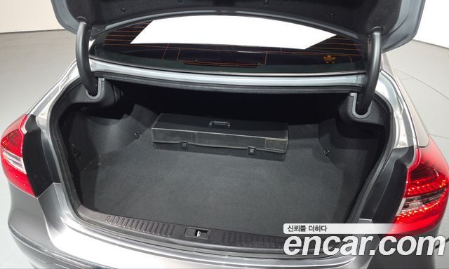 Hyundai Genesis 2012 — photo 26