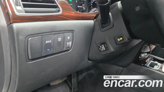Hyundai Genesis 2012 — photo 30