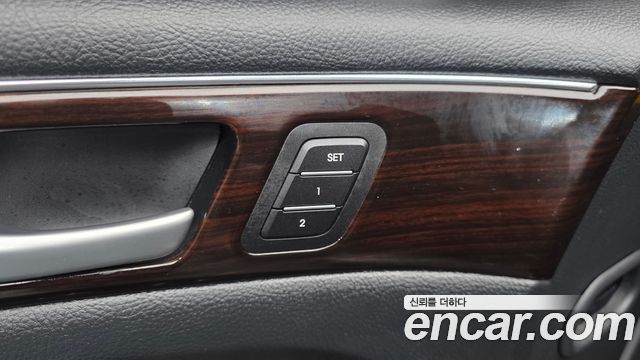 Hyundai Genesis 2012 — photo 31