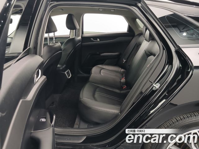 Kia K5 2023 — photo 18