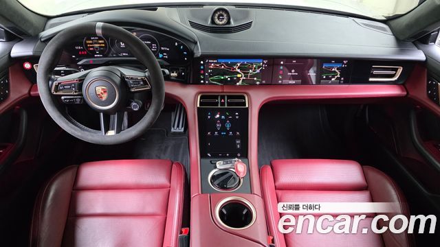 Porsche Taycan 2023 — photo 10