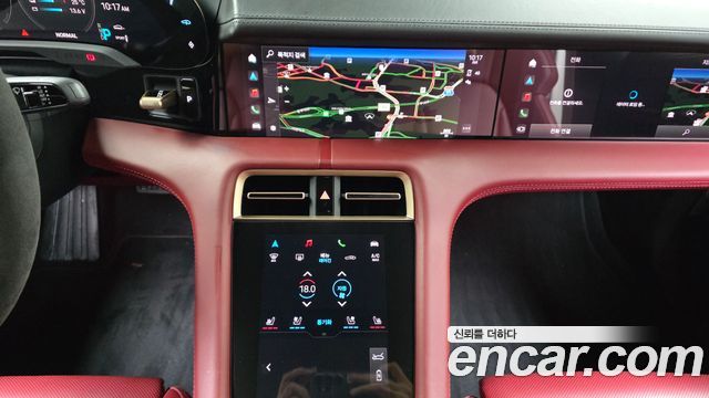 Porsche Taycan 2023 — photo 19