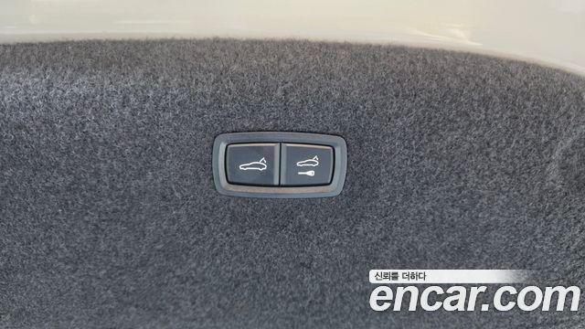 Porsche Taycan 2023 — photo 24