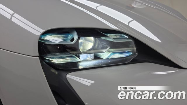 Porsche Taycan 2023 — photo 8