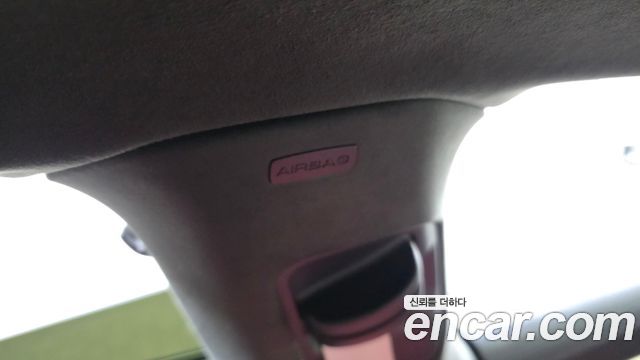 Porsche Taycan 2023 — photo 28