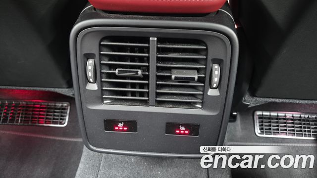 Porsche Taycan 2023 — photo 29
