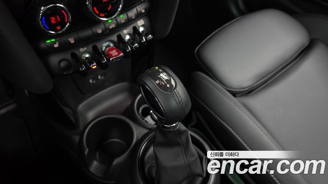 Mini Cooper 2019 — photo 12