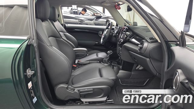 Mini Cooper 2019 — photo 17
