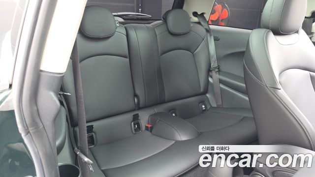 Mini Cooper 2019 — photo 18
