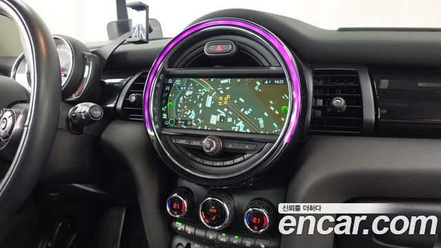 Mini Cooper 2019 — photo 20