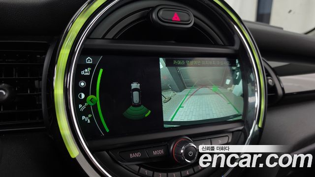 Mini Cooper 2019 — photo 21