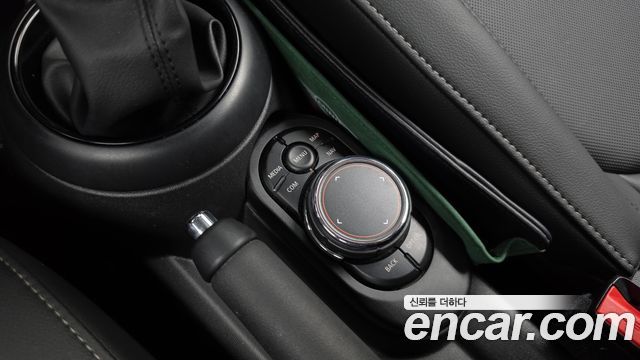 Mini Cooper 2019 — photo 29