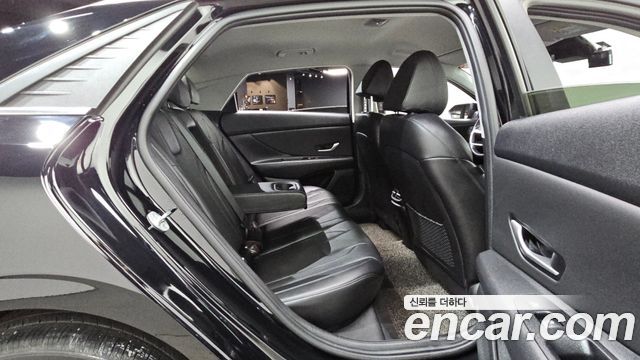 Hyundai AVANTE 2022 — photo 18