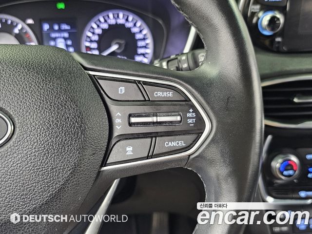Hyundai Santafe 2019 — photo 18