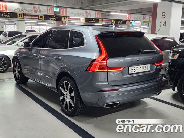 Volvo XC60 2018 — photo 2