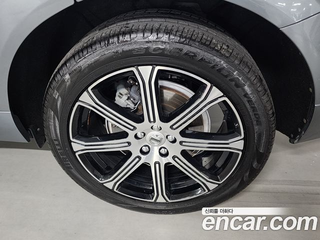 Volvo XC60 2018 — photo 5