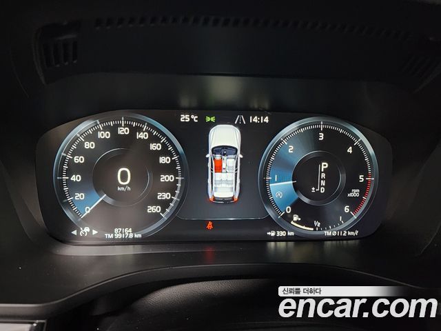 Volvo XC60 2018 — photo 8
