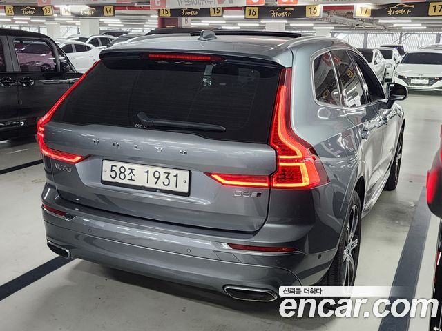 Volvo XC60 2018 — photo 12