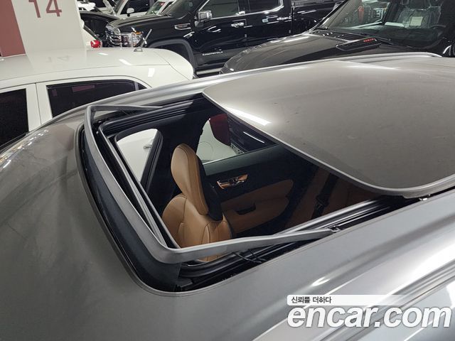 Volvo XC60 2018 — photo 13