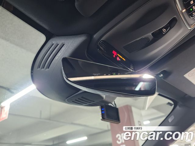 Volvo XC60 2018 — photo 15