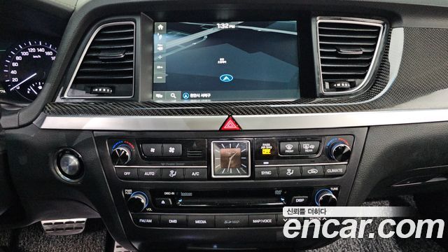 Genesis G80 2017 — photo 14