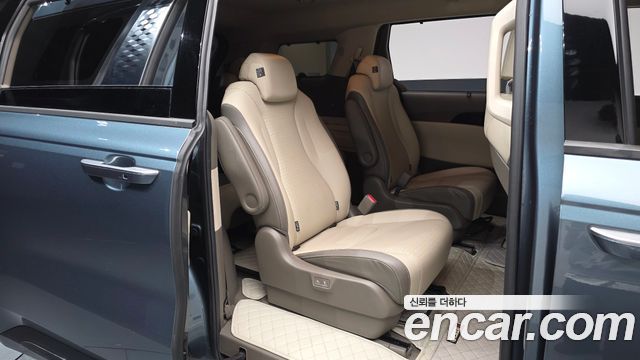 Kia Canival 2021 — photo 17