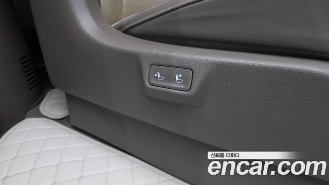 Kia Canival 2021 — photo 24