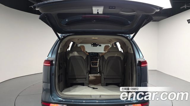 Kia Canival 2021 — photo 26