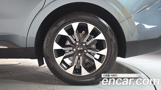 Kia Canival 2021 — photo 7
