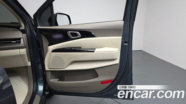Kia Canival 2021 — photo 14