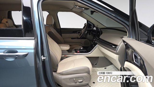 Kia Canival 2021 — photo 16