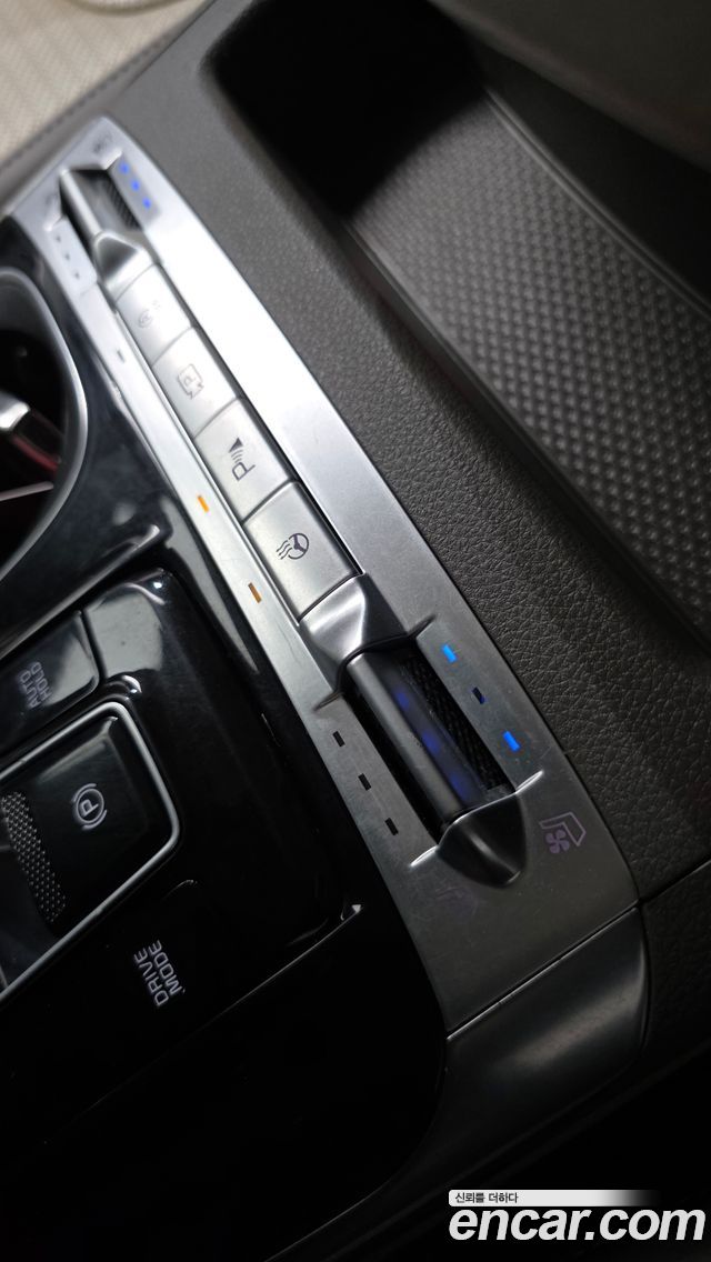 Kia Canival 2021 — photo 28