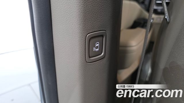 Kia Canival 2021 — photo 31