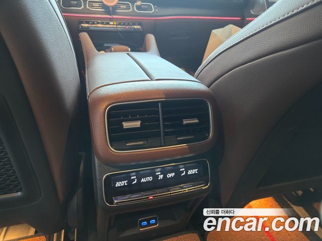 Mercedes-Benz GLE-Class 2025 — photo 13