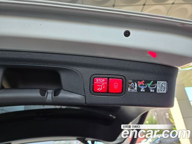 Mercedes-Benz GLE-Class 2025 — photo 16