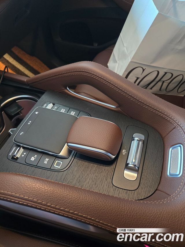 Mercedes-Benz GLE-Class 2025 — photo 18