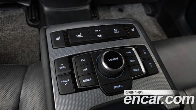 Genesis G80 2019 — photo 26